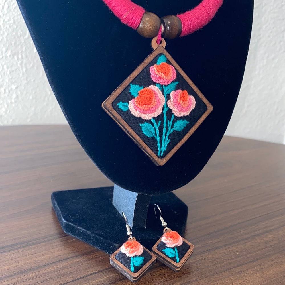 Handcrafted Floral Pendant Necklace and Earring Set - Picture 6 of 14